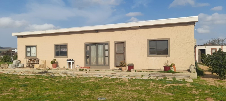 4 Bedroom Property for Sale in Hooikraal Western Cape